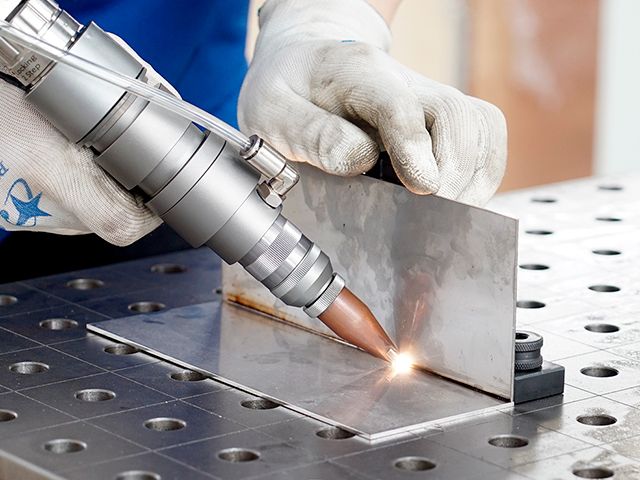 Лазерная сварка металла в Санкт-Петербурге | Ferrocut – сварочные услуги